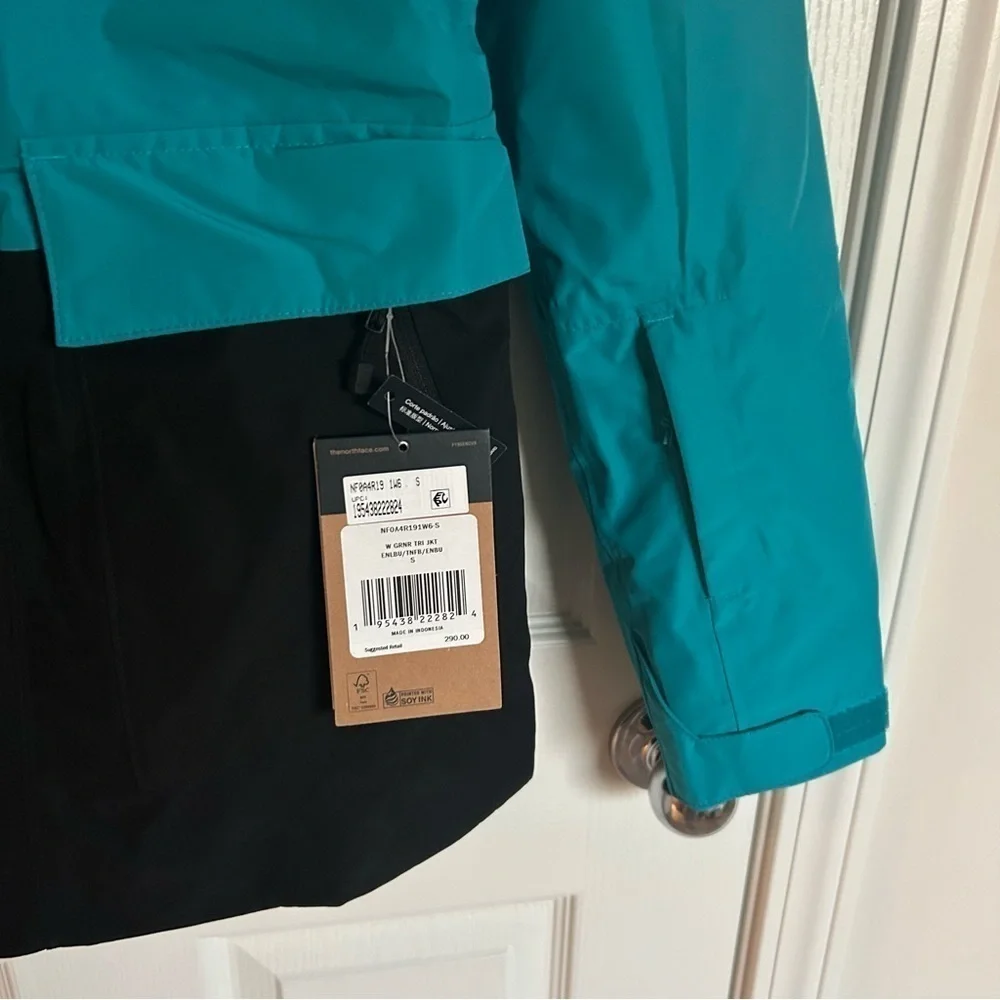 THE NORTH FACE Garner Triclimate Ski Jacket in Enamel Blue/TNF Black/Enamel Blue